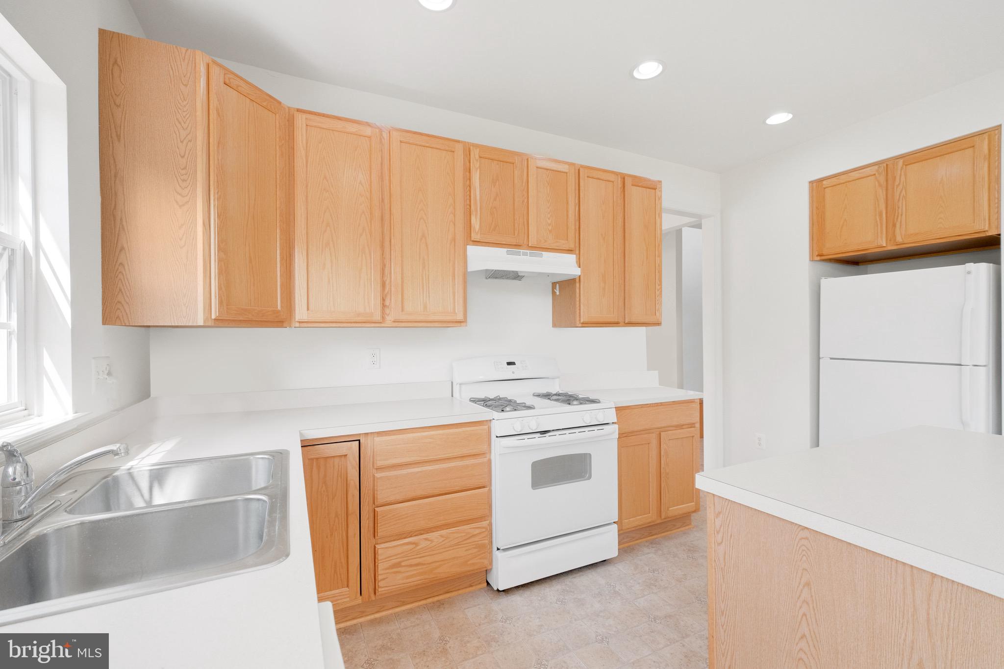 19321 PARADISE MANOR DRIVE