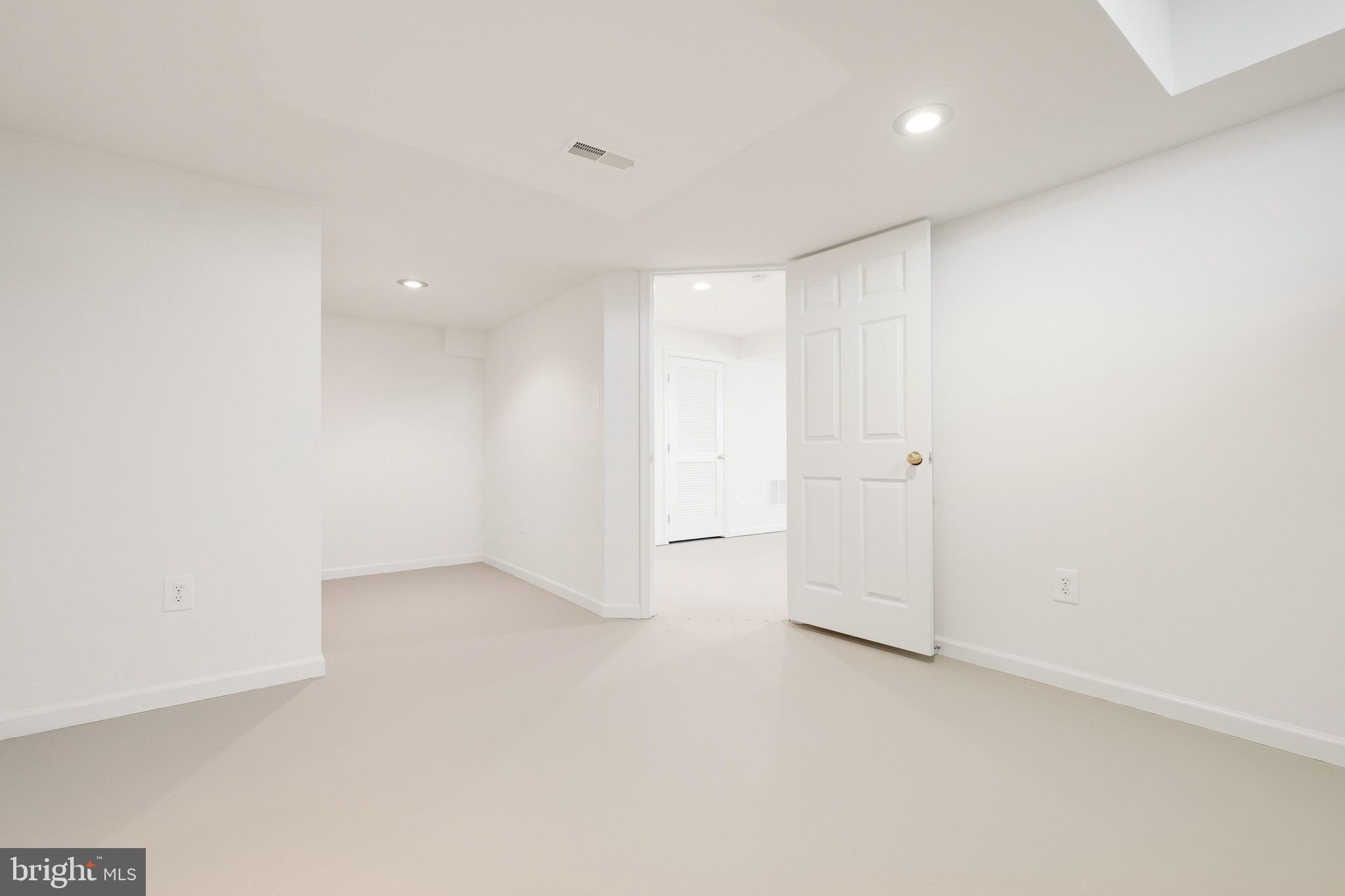 19321 PARADISE MANOR DRIVE