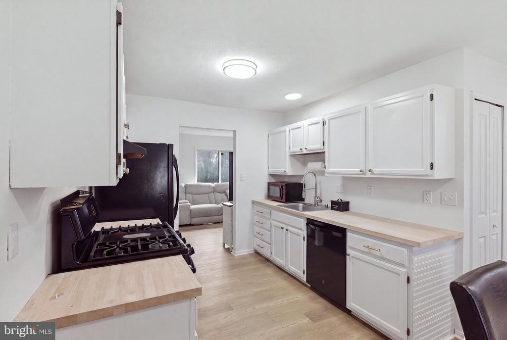 11207 CRISTINS CIRCLE