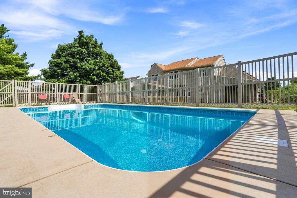 605 FAIR MEADOWS BOULEVARD