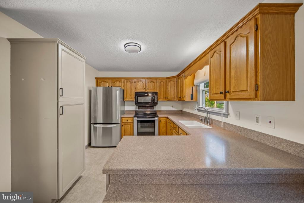 605 FAIR MEADOWS BOULEVARD
