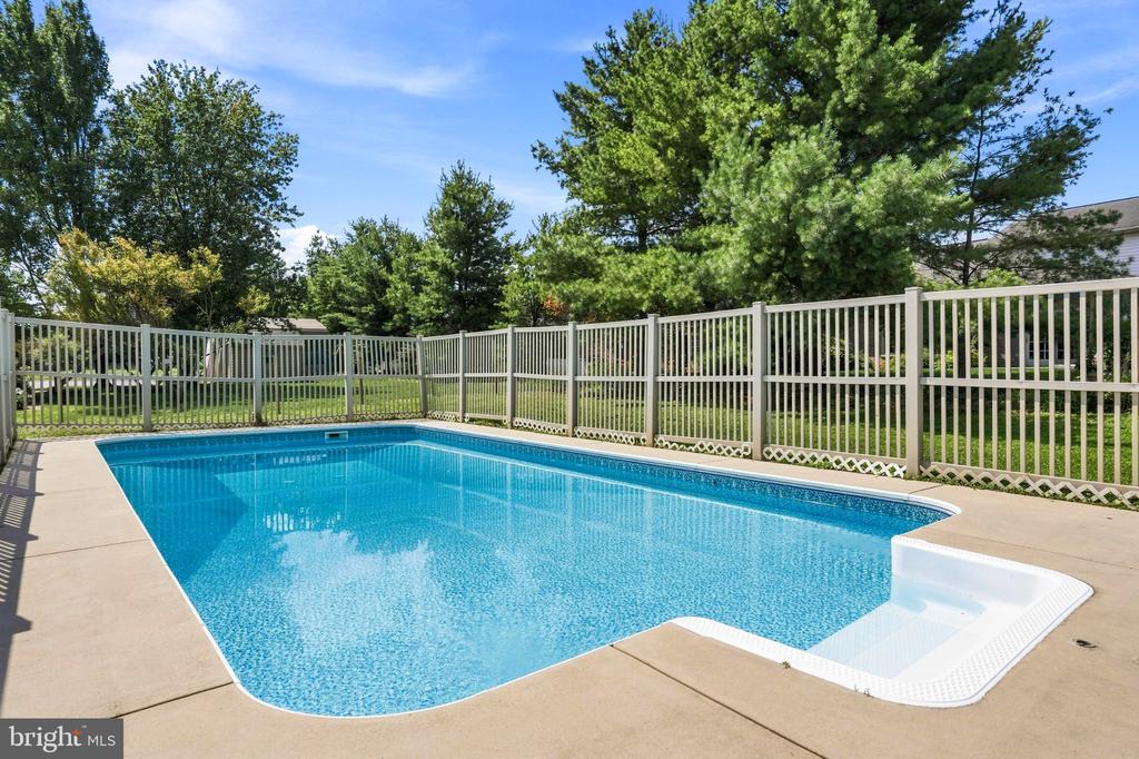 605 FAIR MEADOWS BOULEVARD