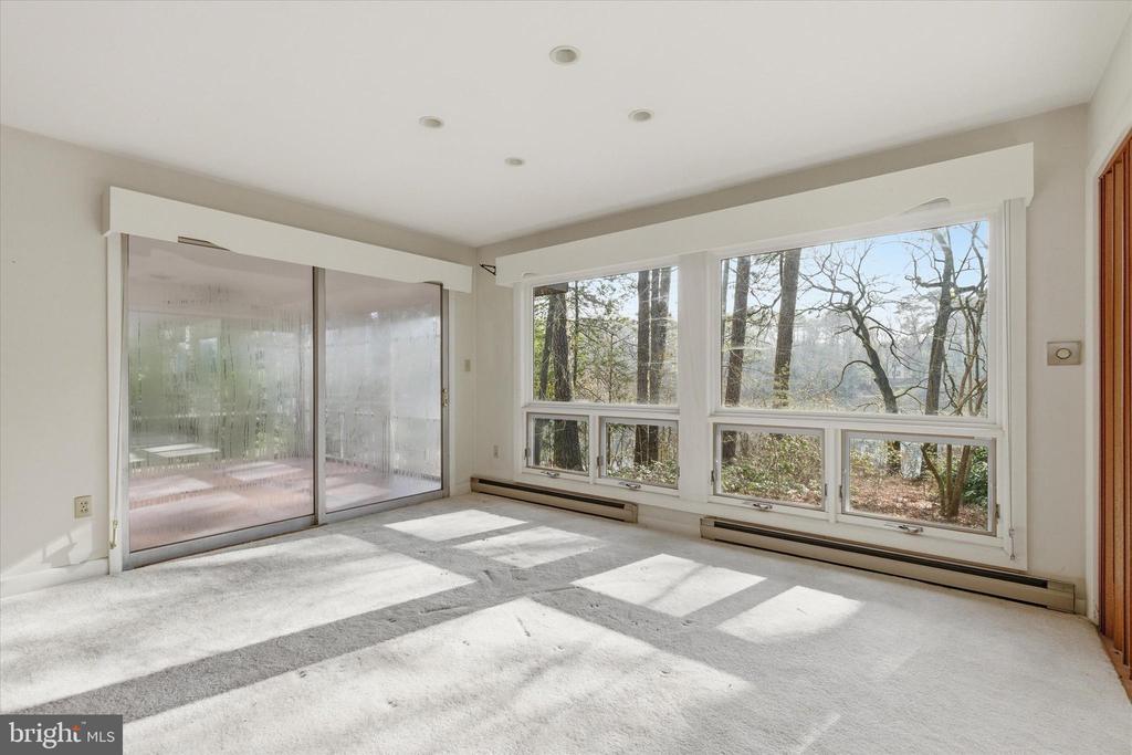 8539 MARLBORO DRIVE