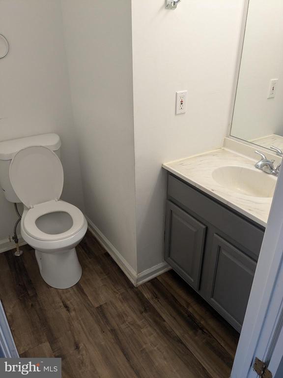 6 MILLSTREAM RD