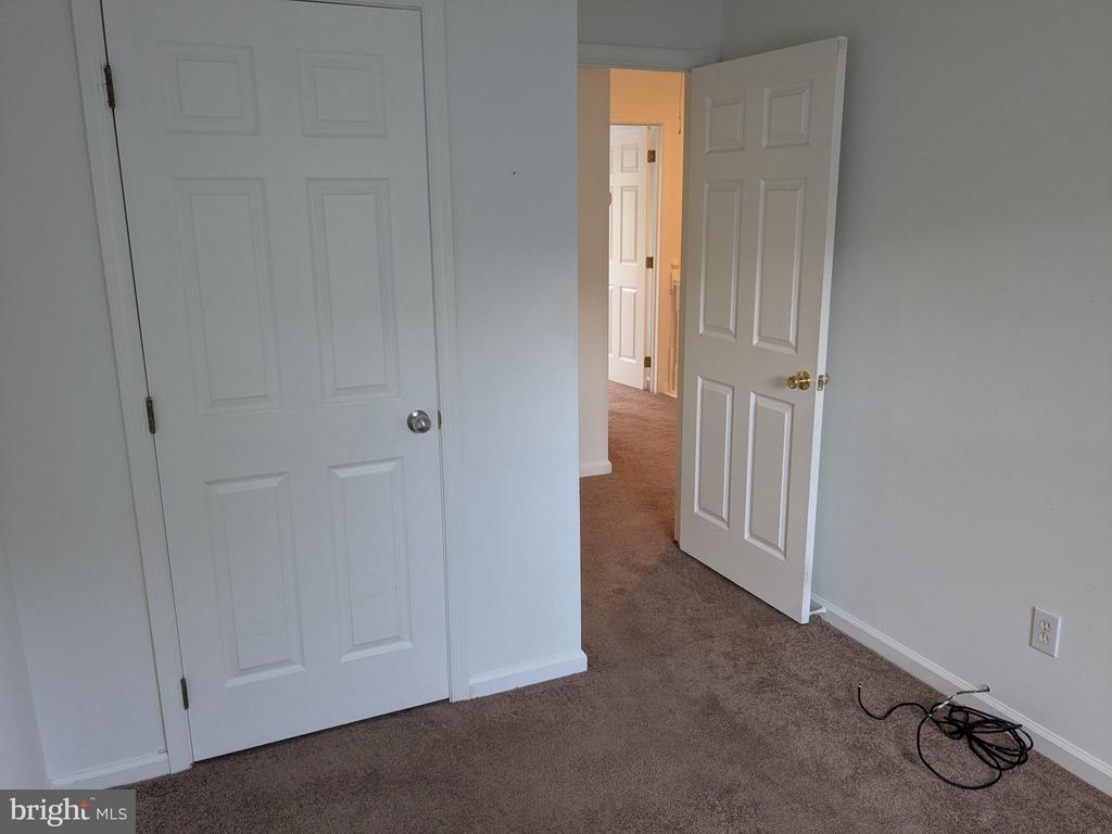 6 MILLSTREAM RD