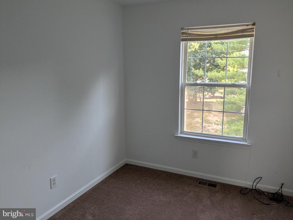6 MILLSTREAM RD