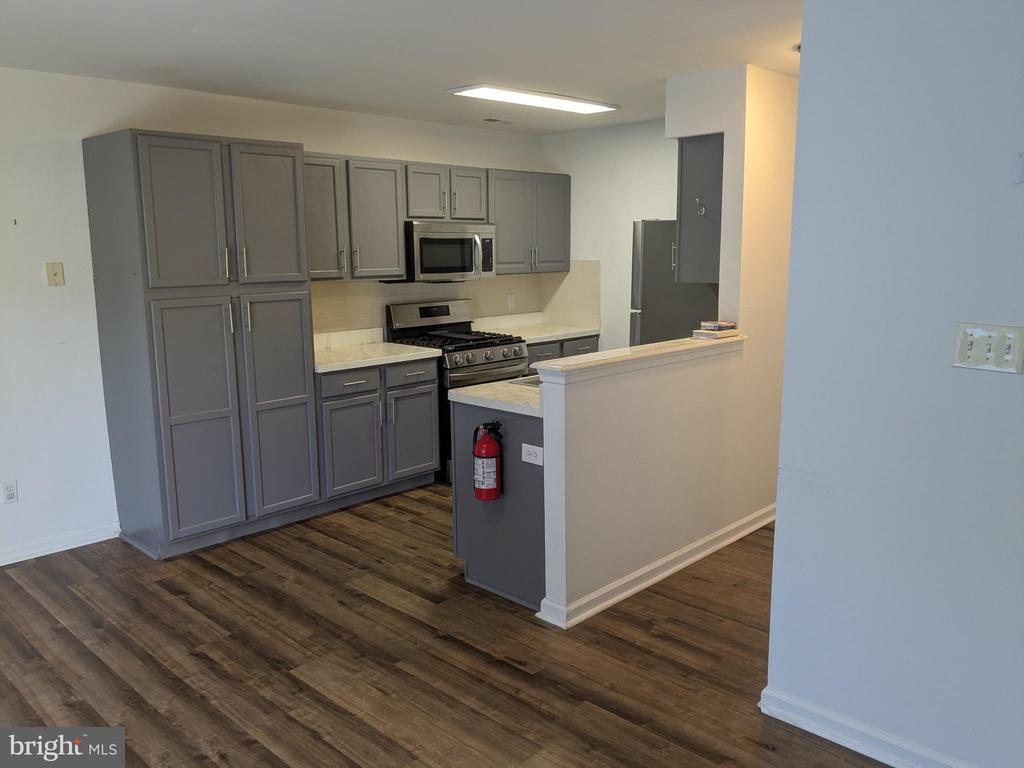 6 MILLSTREAM RD