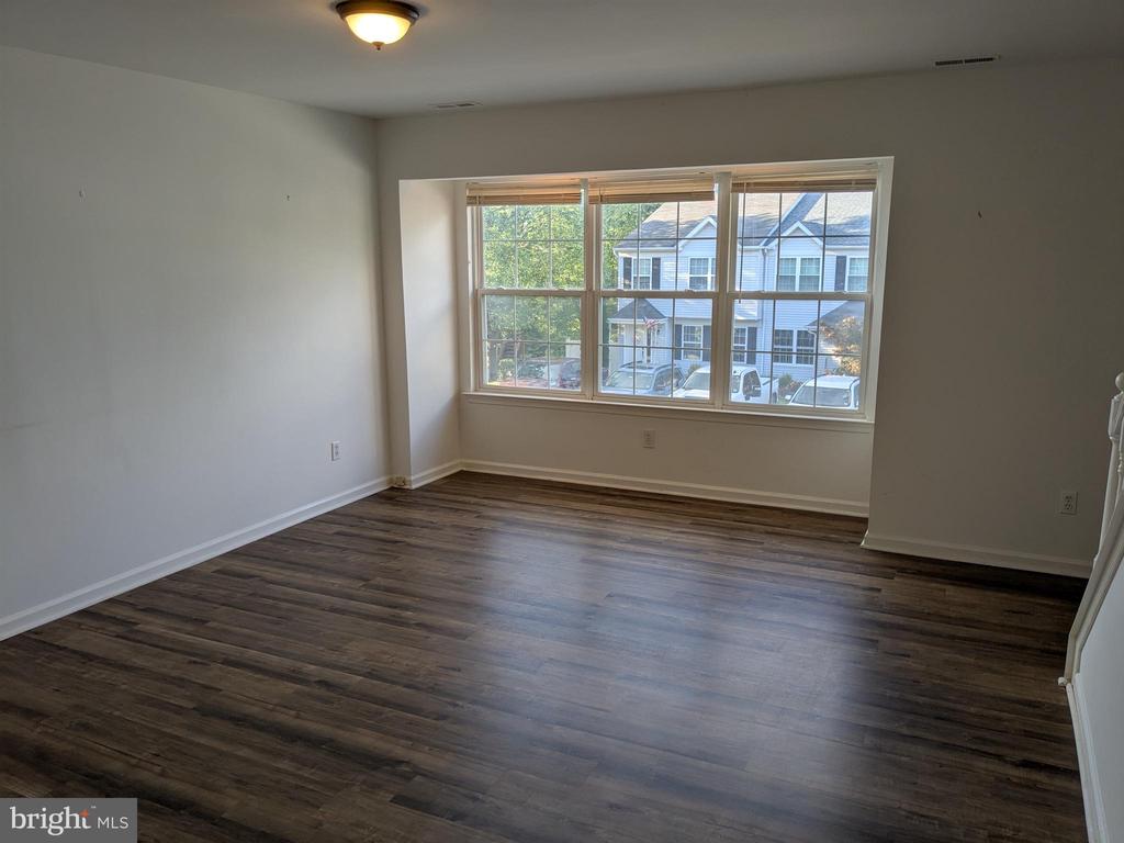 6 MILLSTREAM RD