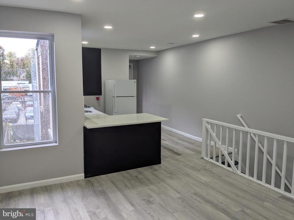 178 HANOVER STREET APT #2 W