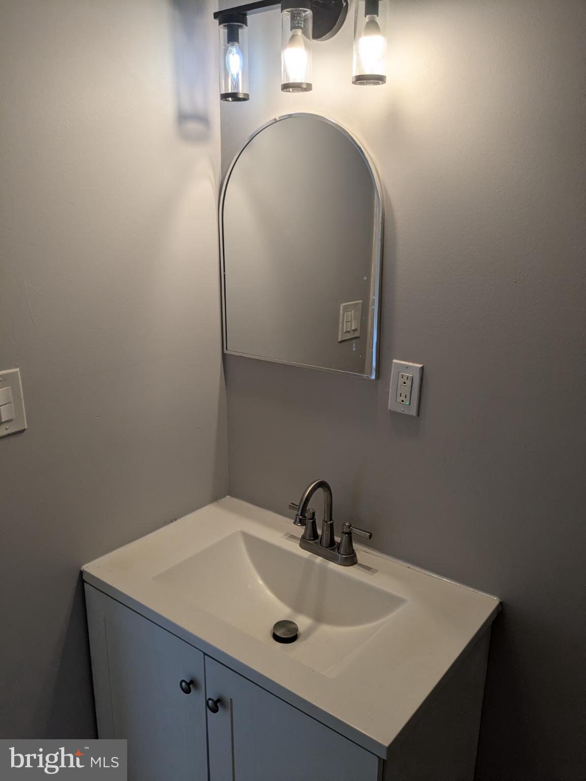 178 HANOVER STREET APT #2 W