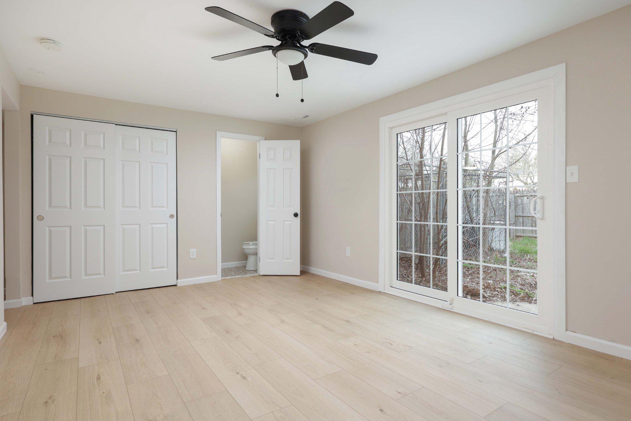2 FEATHERBED COURT