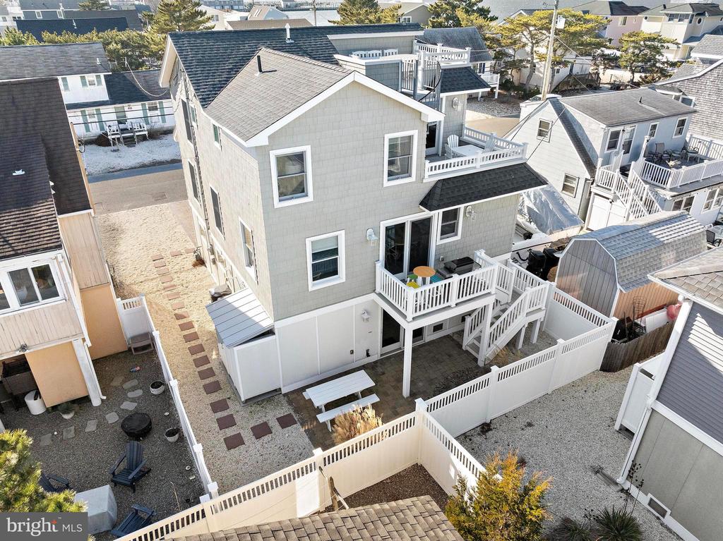 27 CAROLINA AVENUE