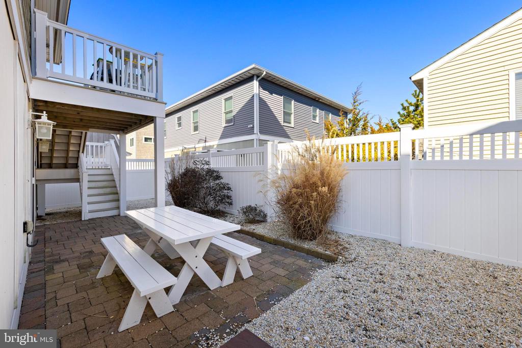 27 CAROLINA AVENUE