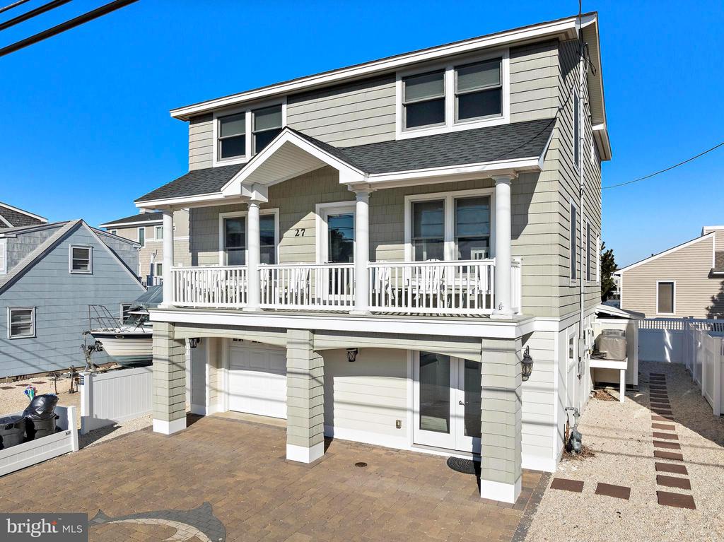 27 CAROLINA AVENUE