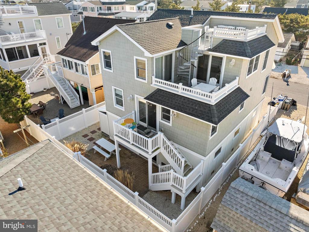 27 CAROLINA AVENUE