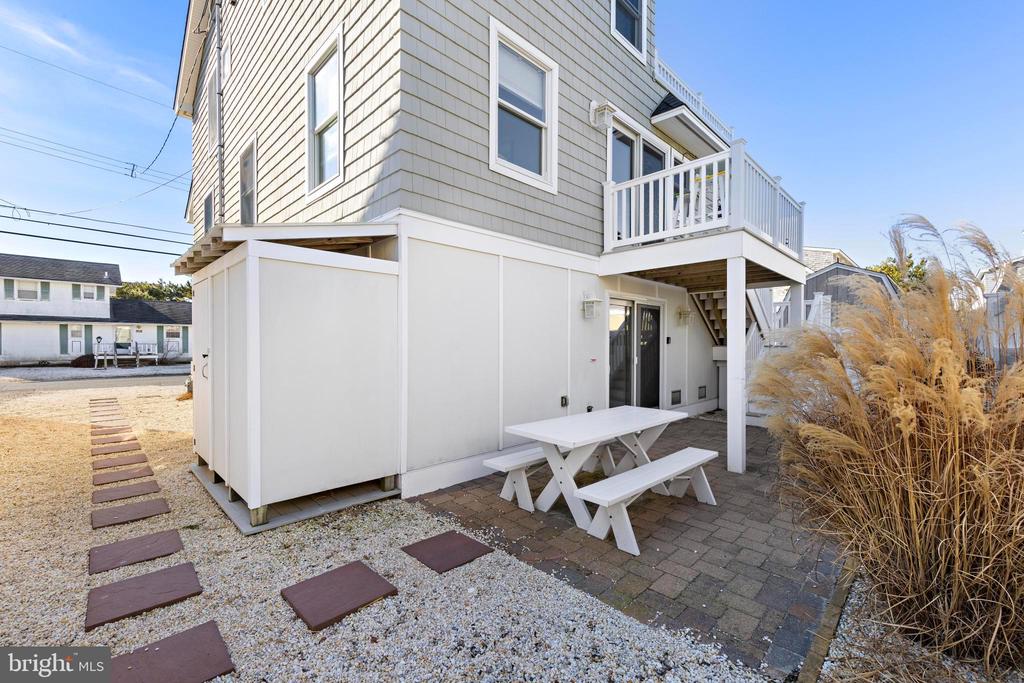 27 CAROLINA AVENUE