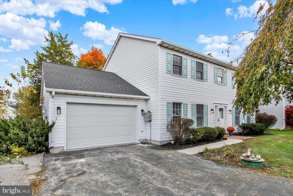 871 SHERMAN DRIVE