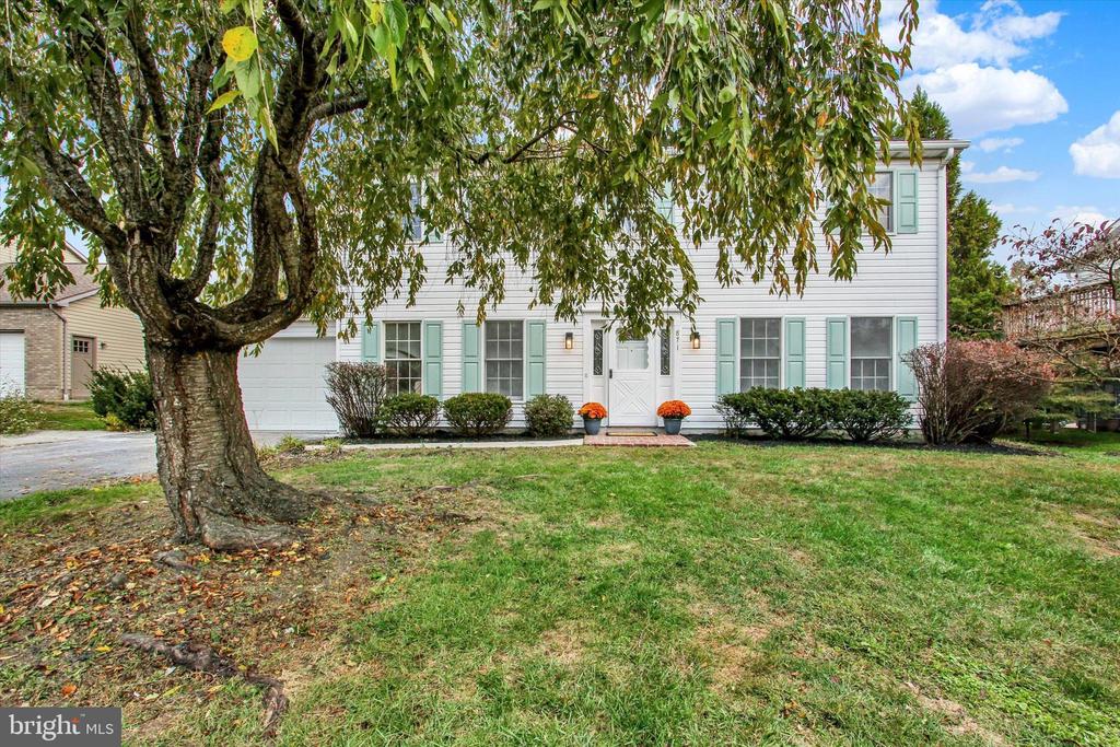 871 SHERMAN DRIVE