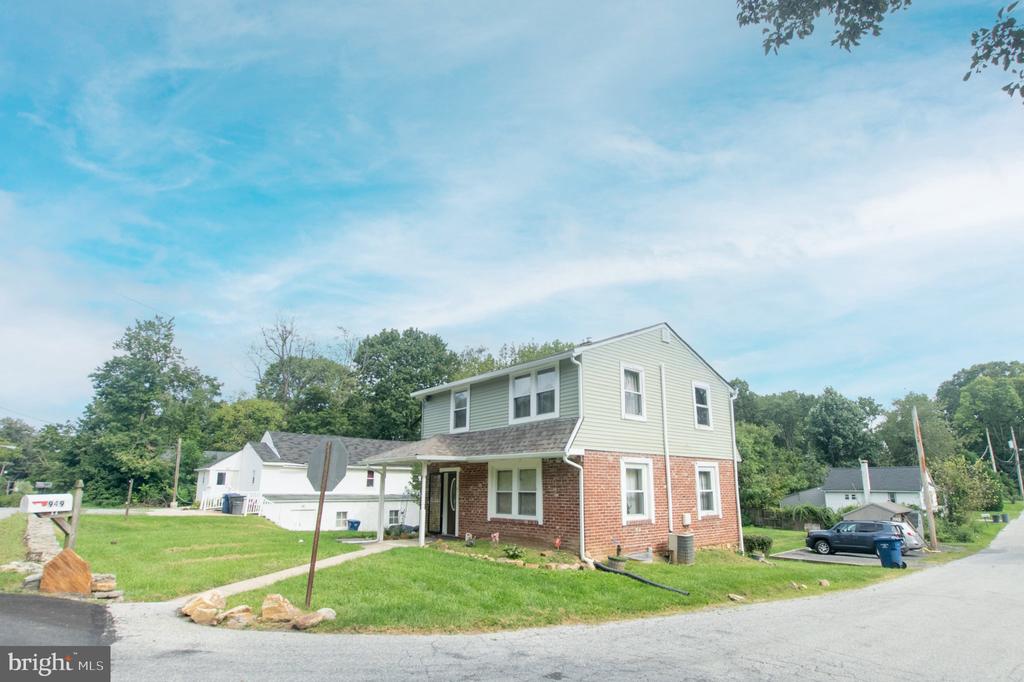 949 W MAIN STREET