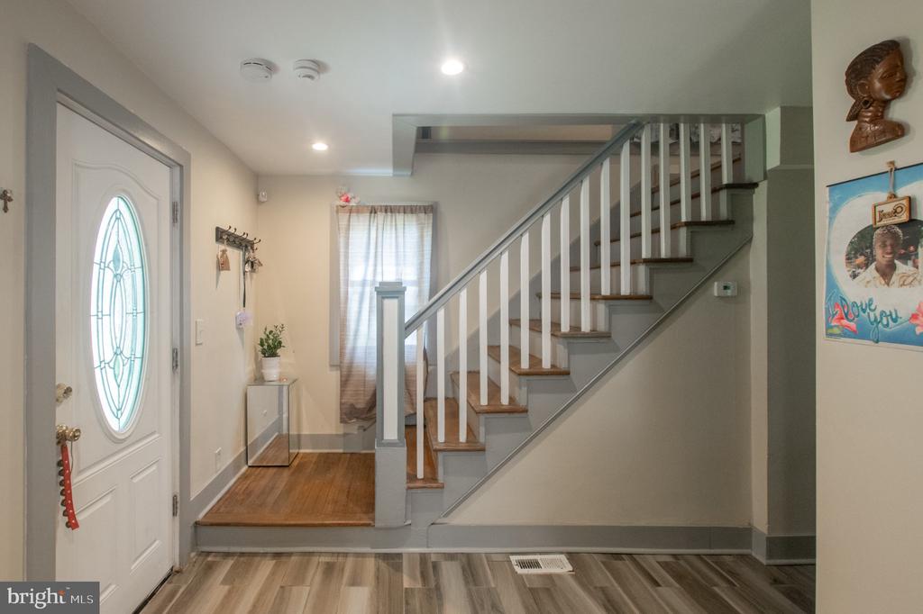 949 W MAIN STREET