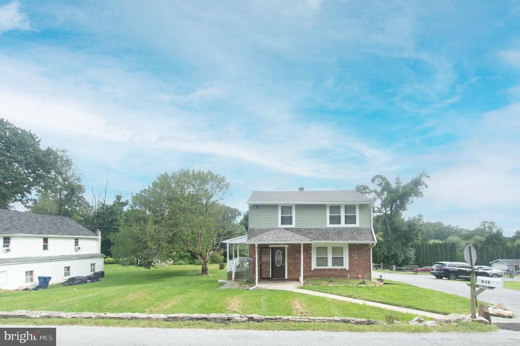 949 W MAIN STREET