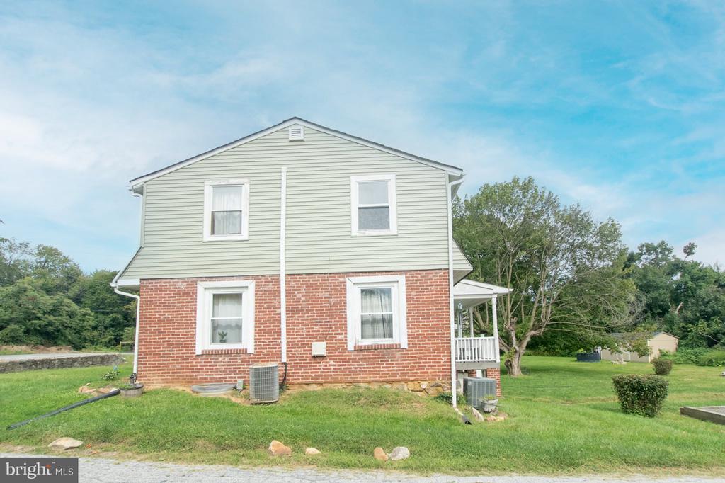 949 W MAIN STREET
