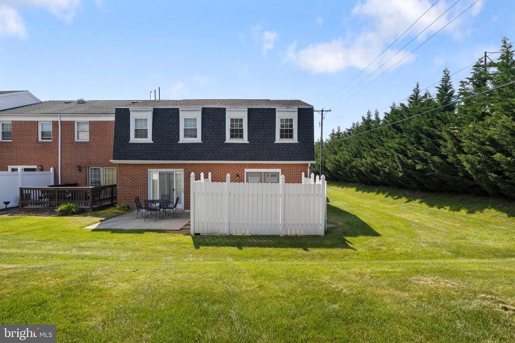 729 HARDWICK PLACE