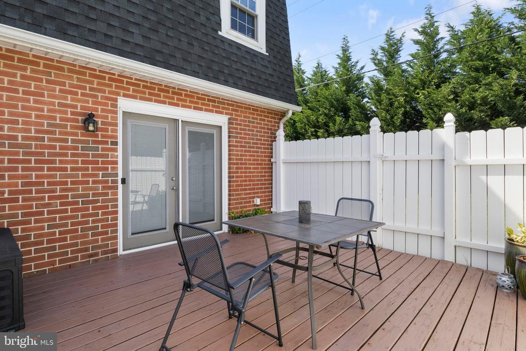 729 HARDWICK PLACE