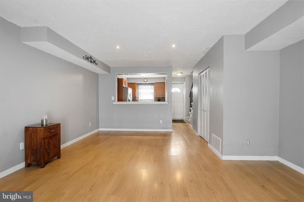 729 HARDWICK PLACE
