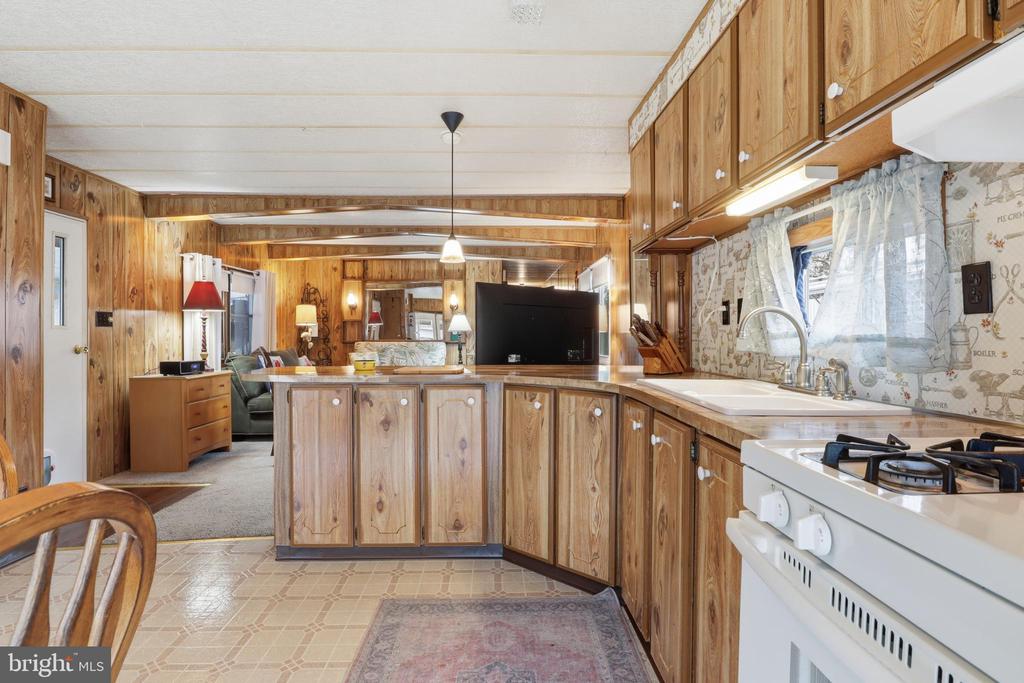 3715 STONY BROOK DRIVE 10