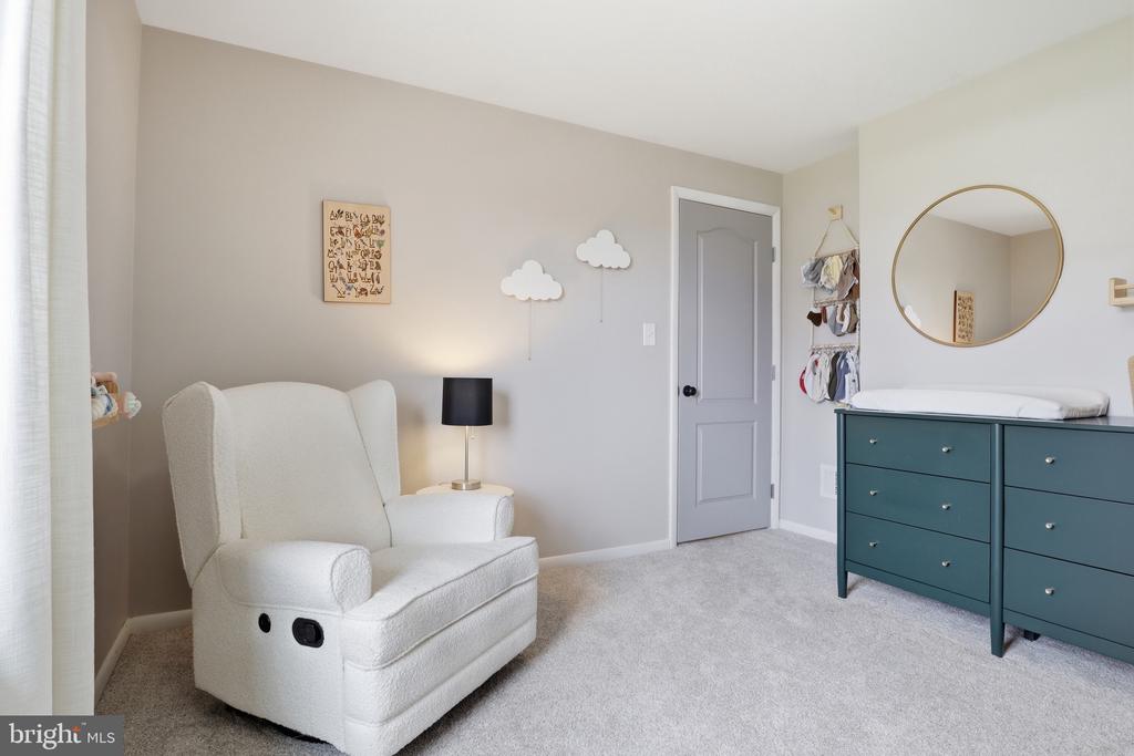 2733 SUNSET LANE