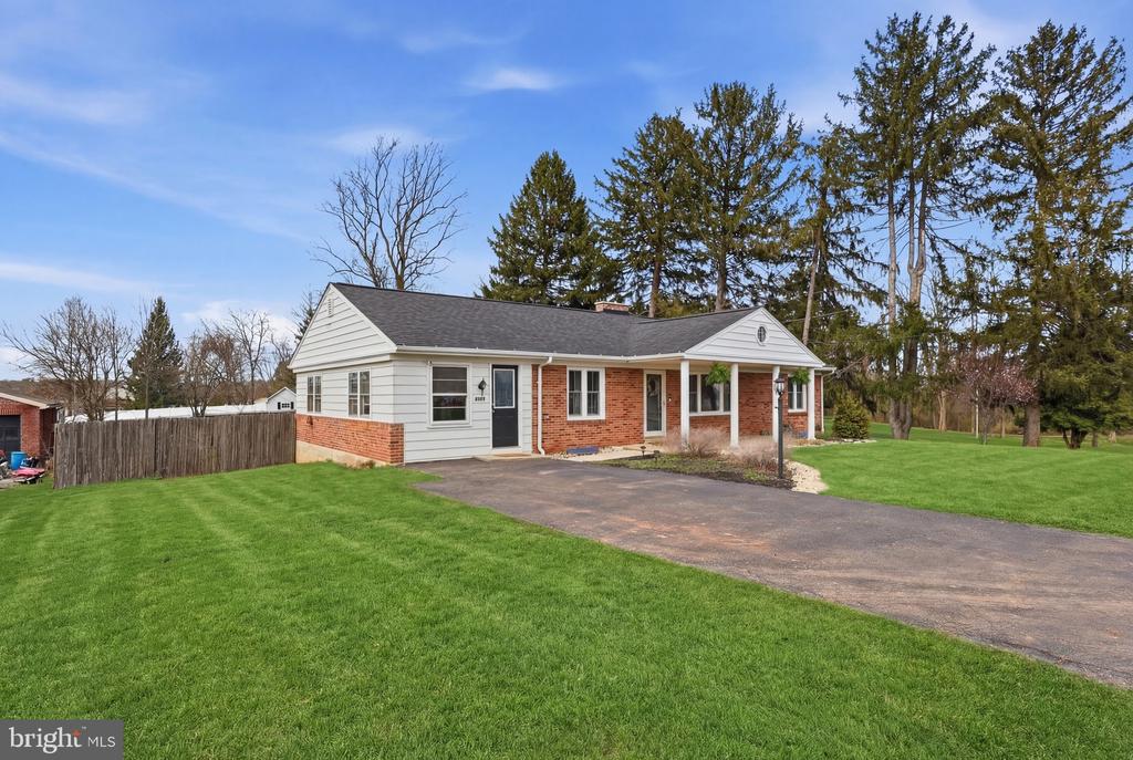 2733 SUNSET LANE