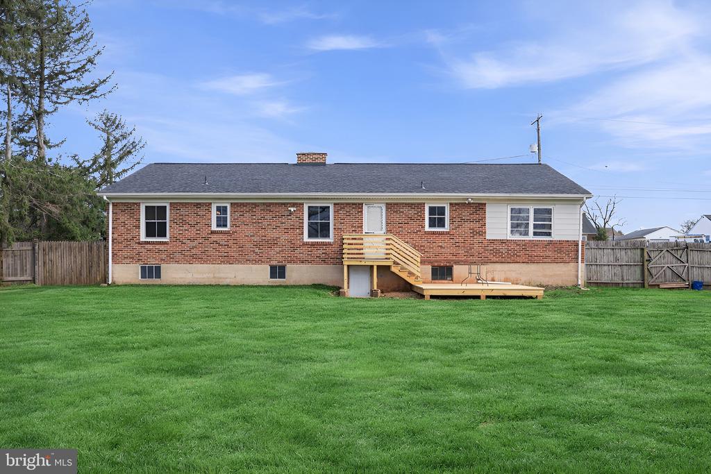 2733 SUNSET LANE