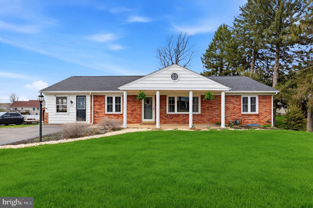 2733 SUNSET LANE