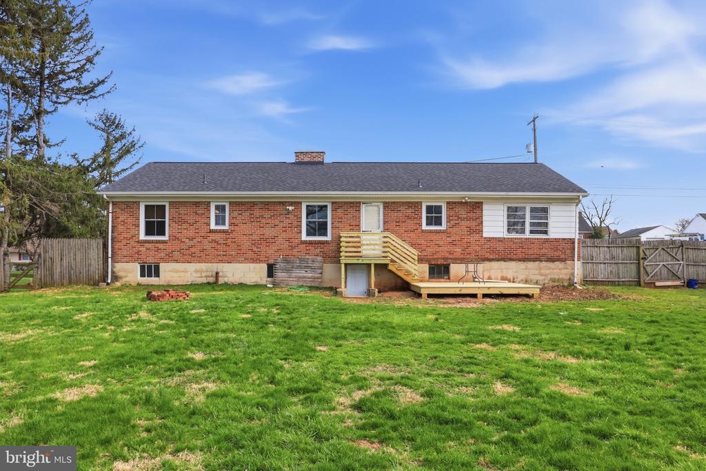 2733 SUNSET LANE