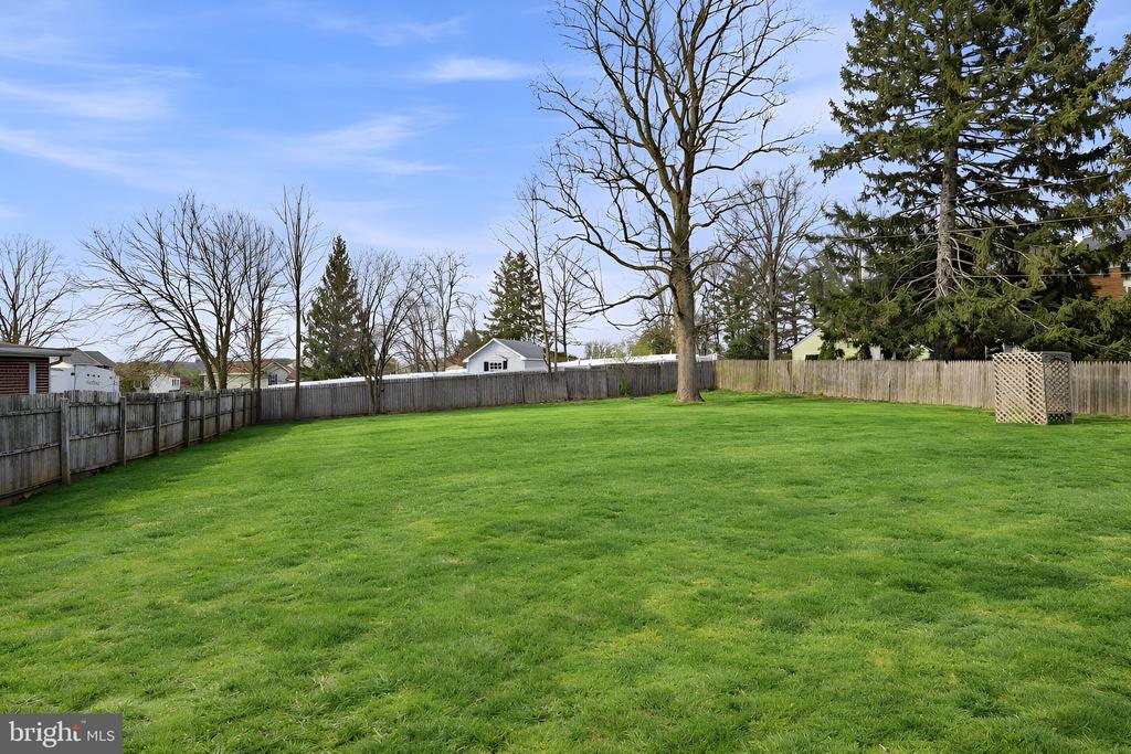 2733 SUNSET LANE