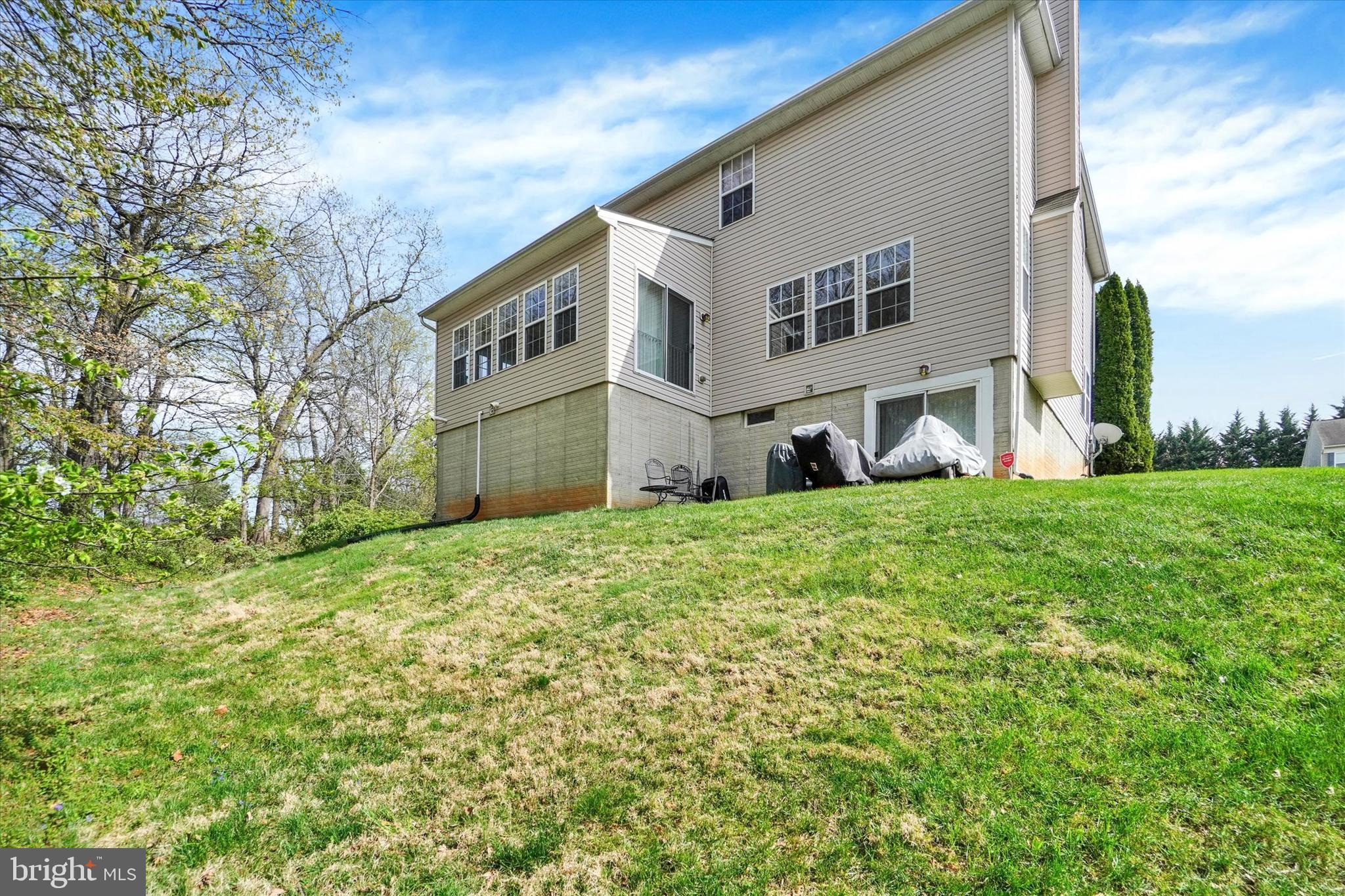 1015 NUGENT WAY