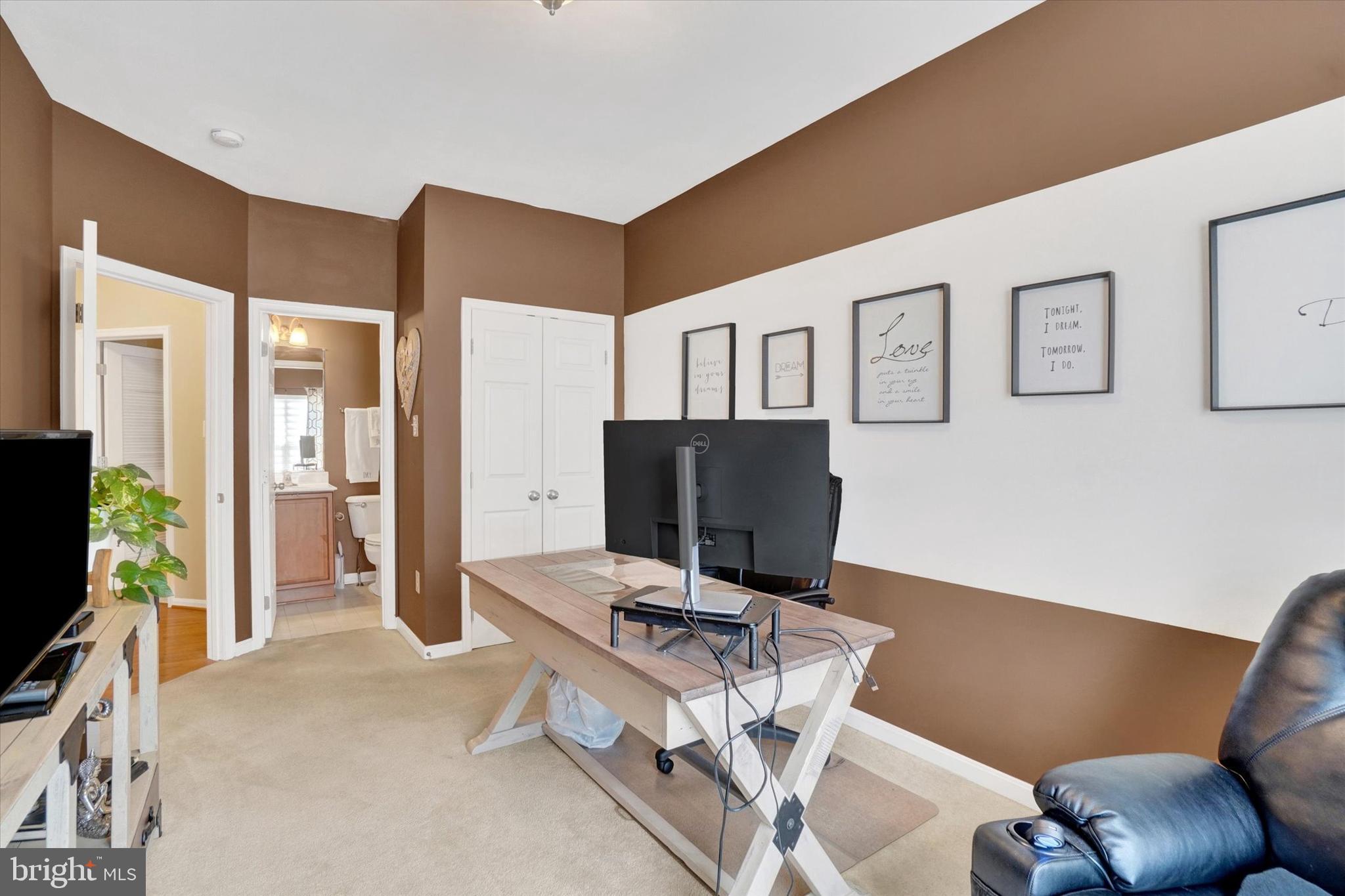 1015 NUGENT WAY