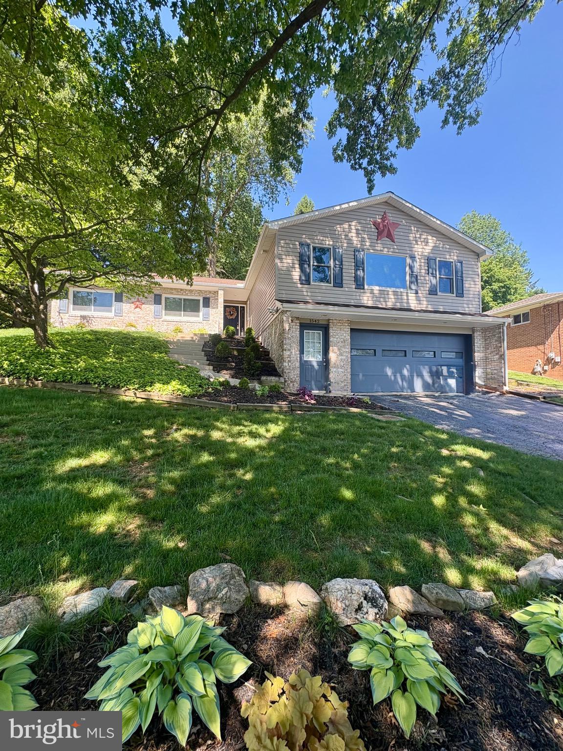 1542 BONBAR ROAD