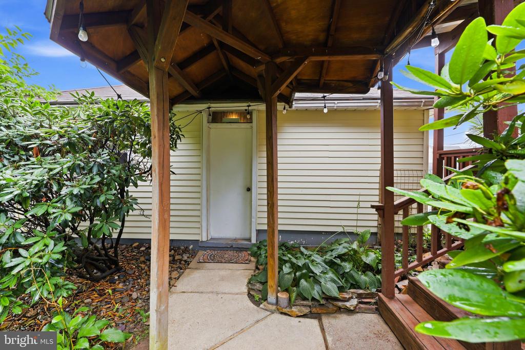 6 CHURCH STREET