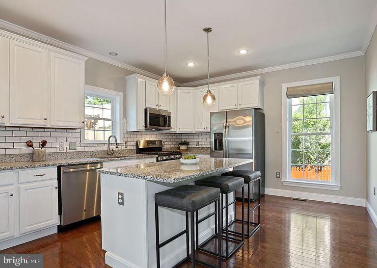 1106 S EMERSON STREET