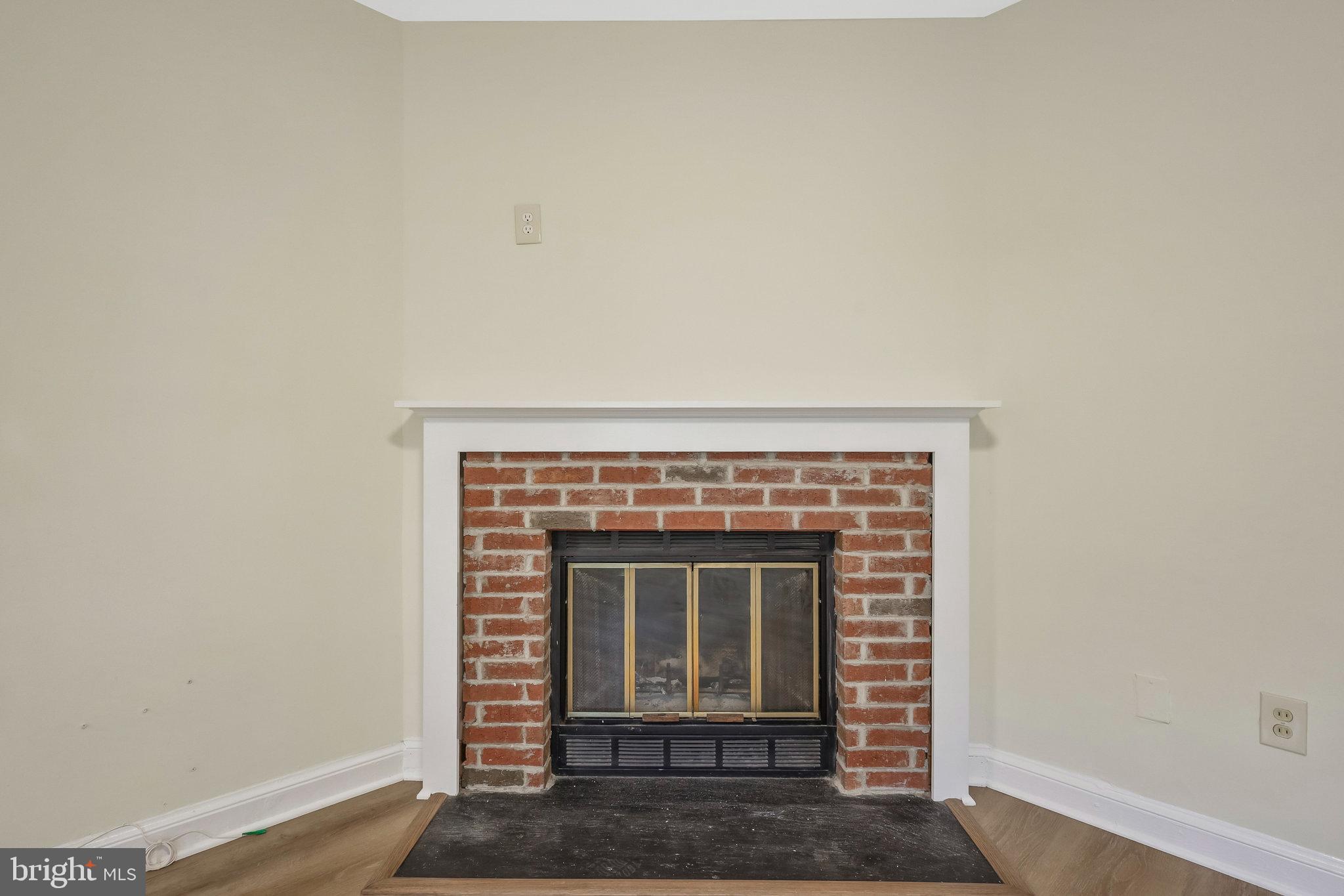 2105 N TAFT STREET 4