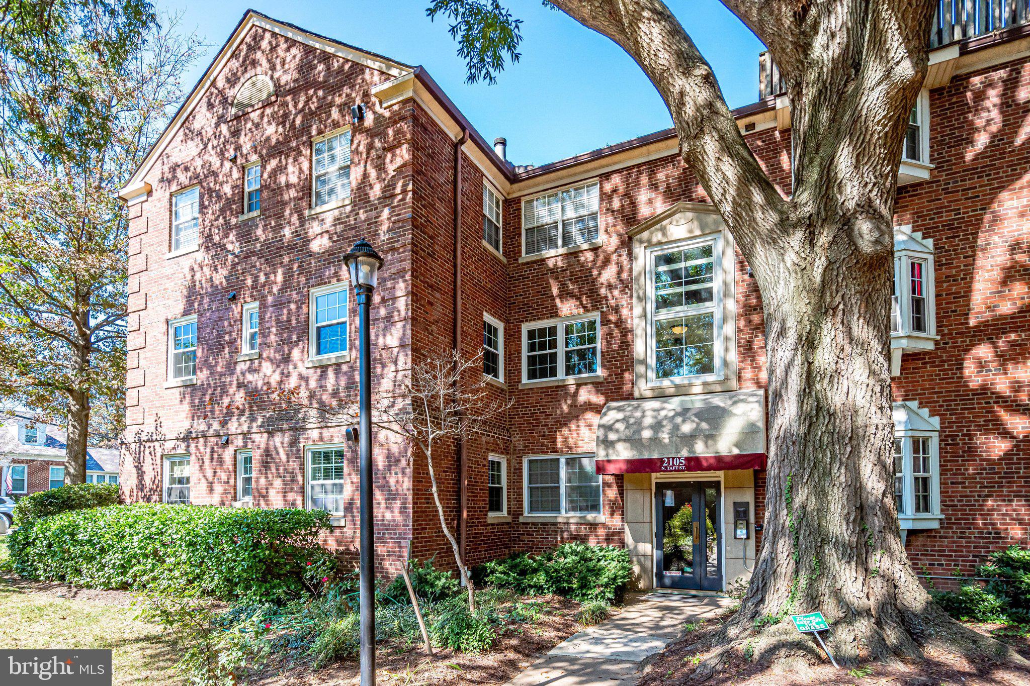2105 N TAFT STREET 4