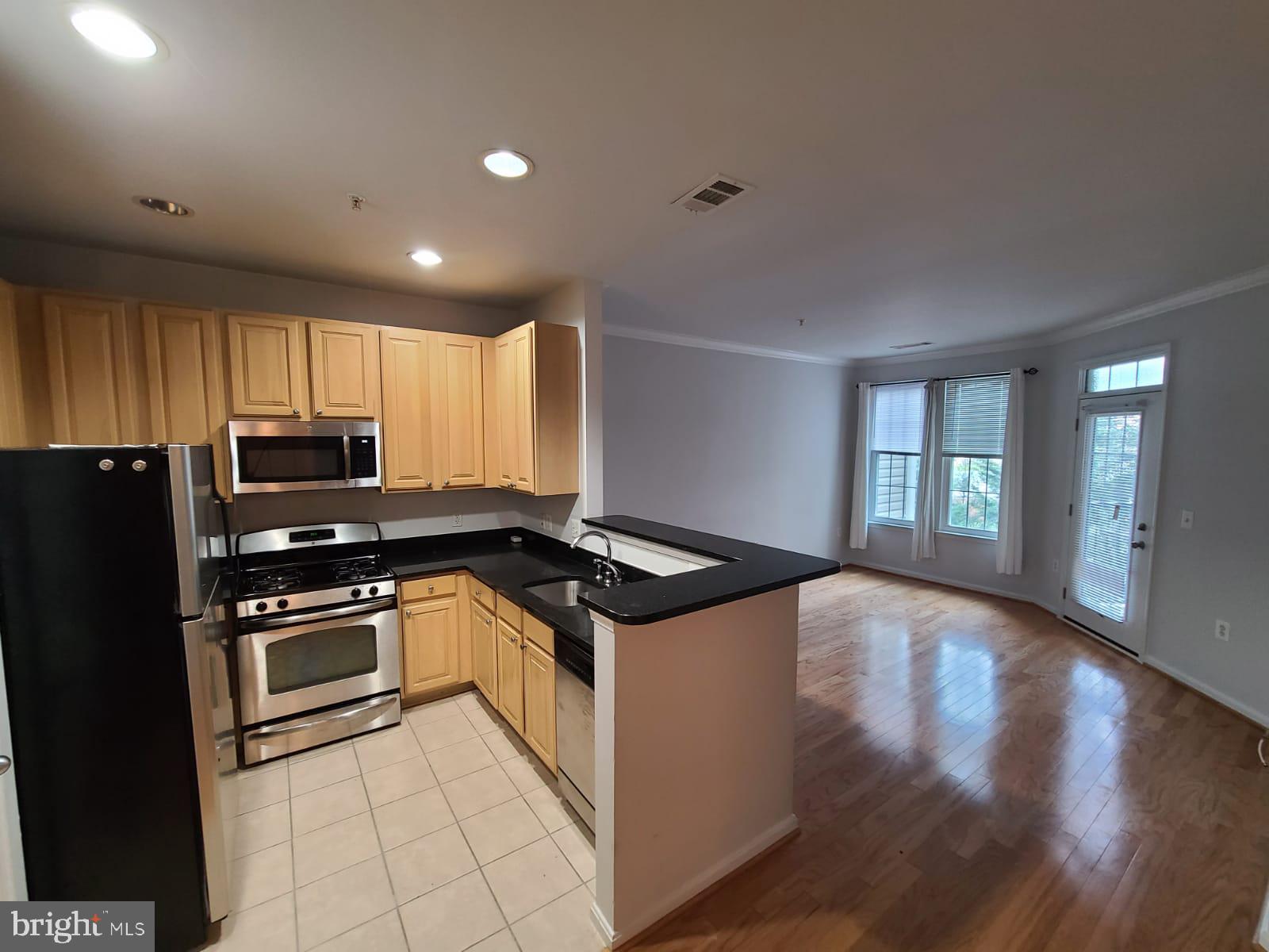 2301 25TH STREET S 4-208