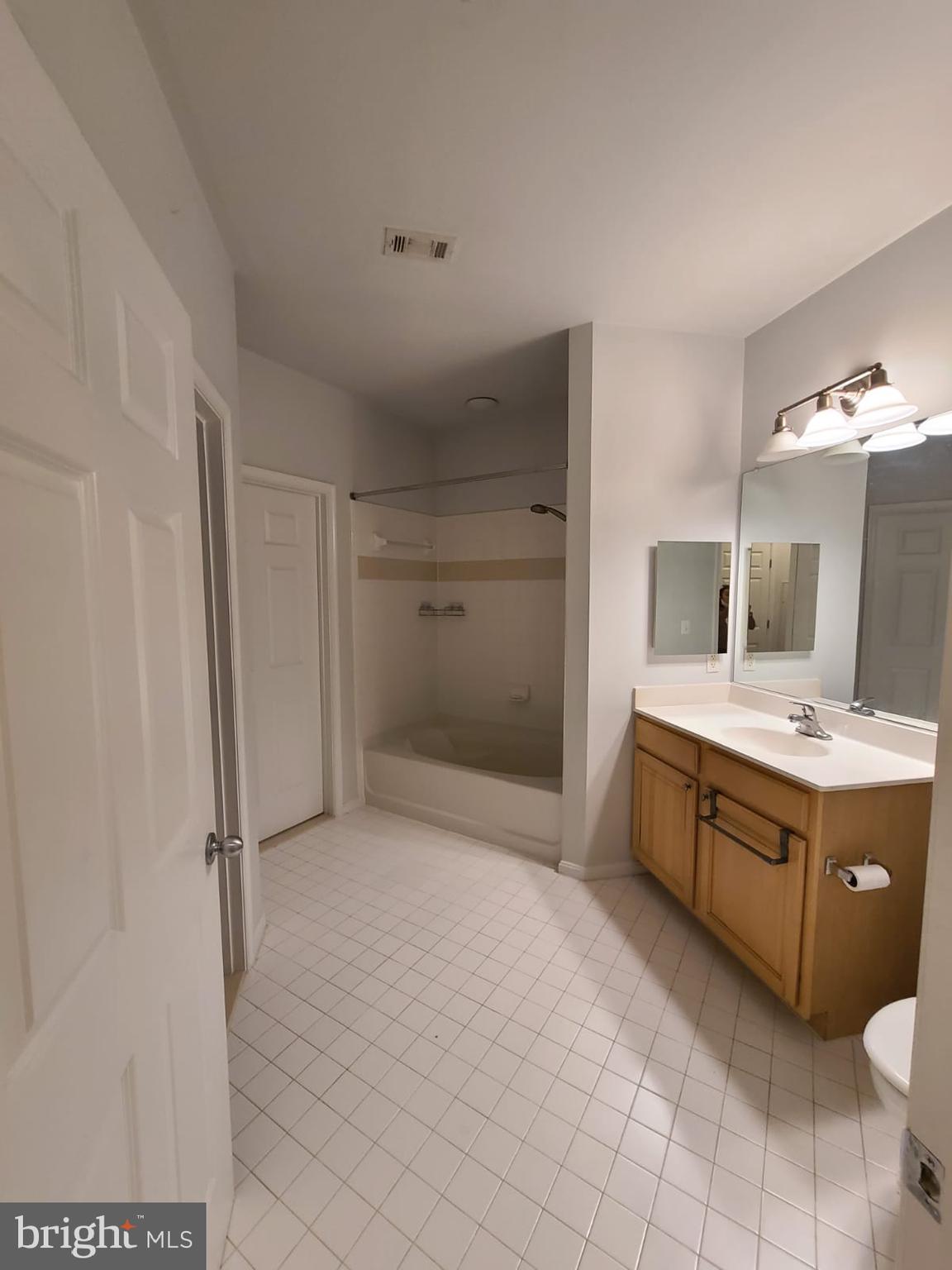 2301 25TH STREET S 4-208