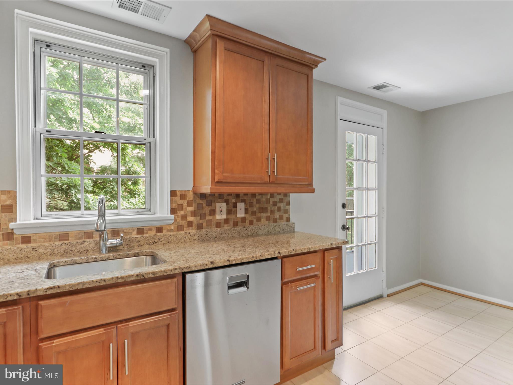 2941 S COLUMBUS STREET B2