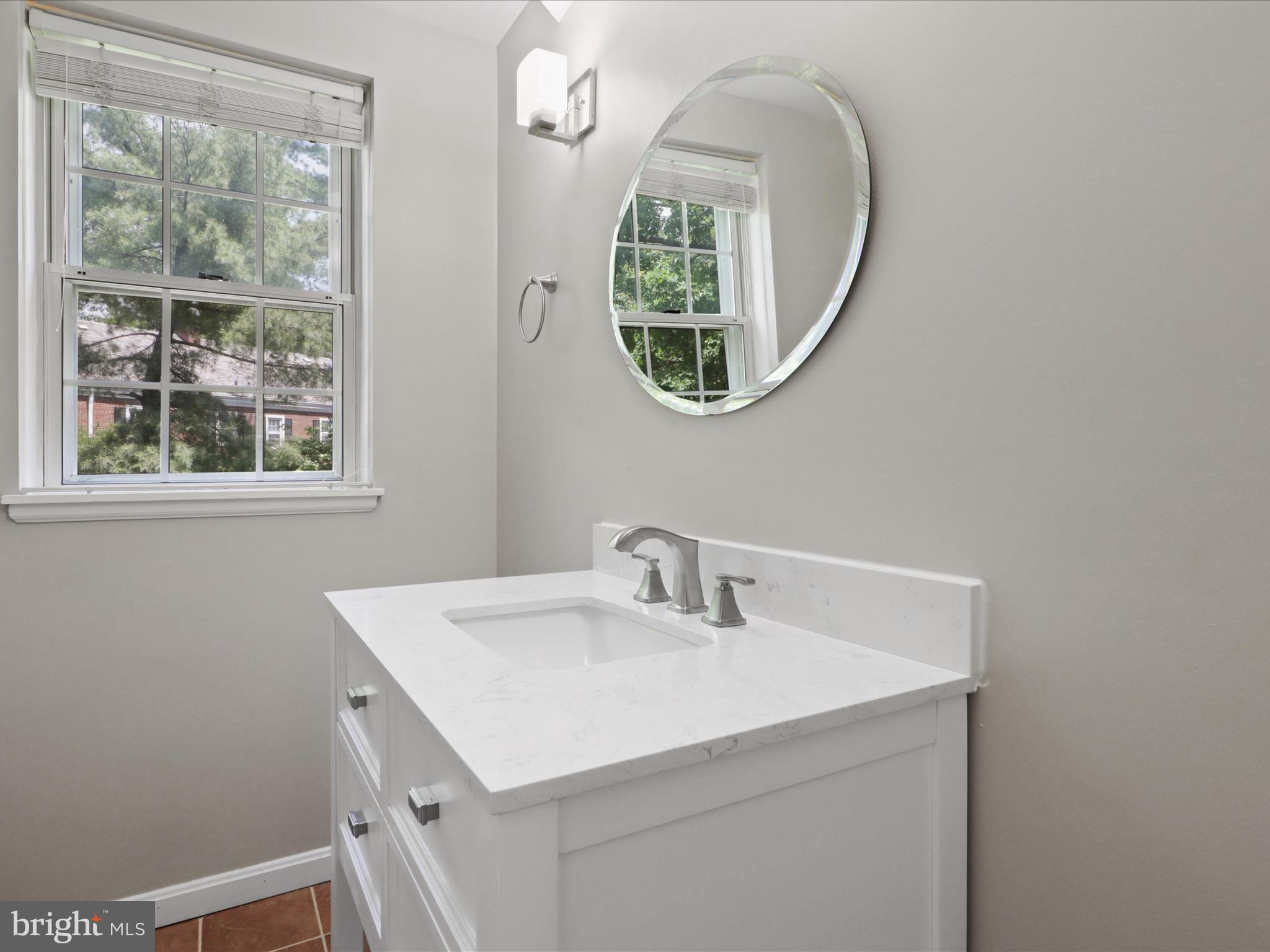 2941 S COLUMBUS STREET B2