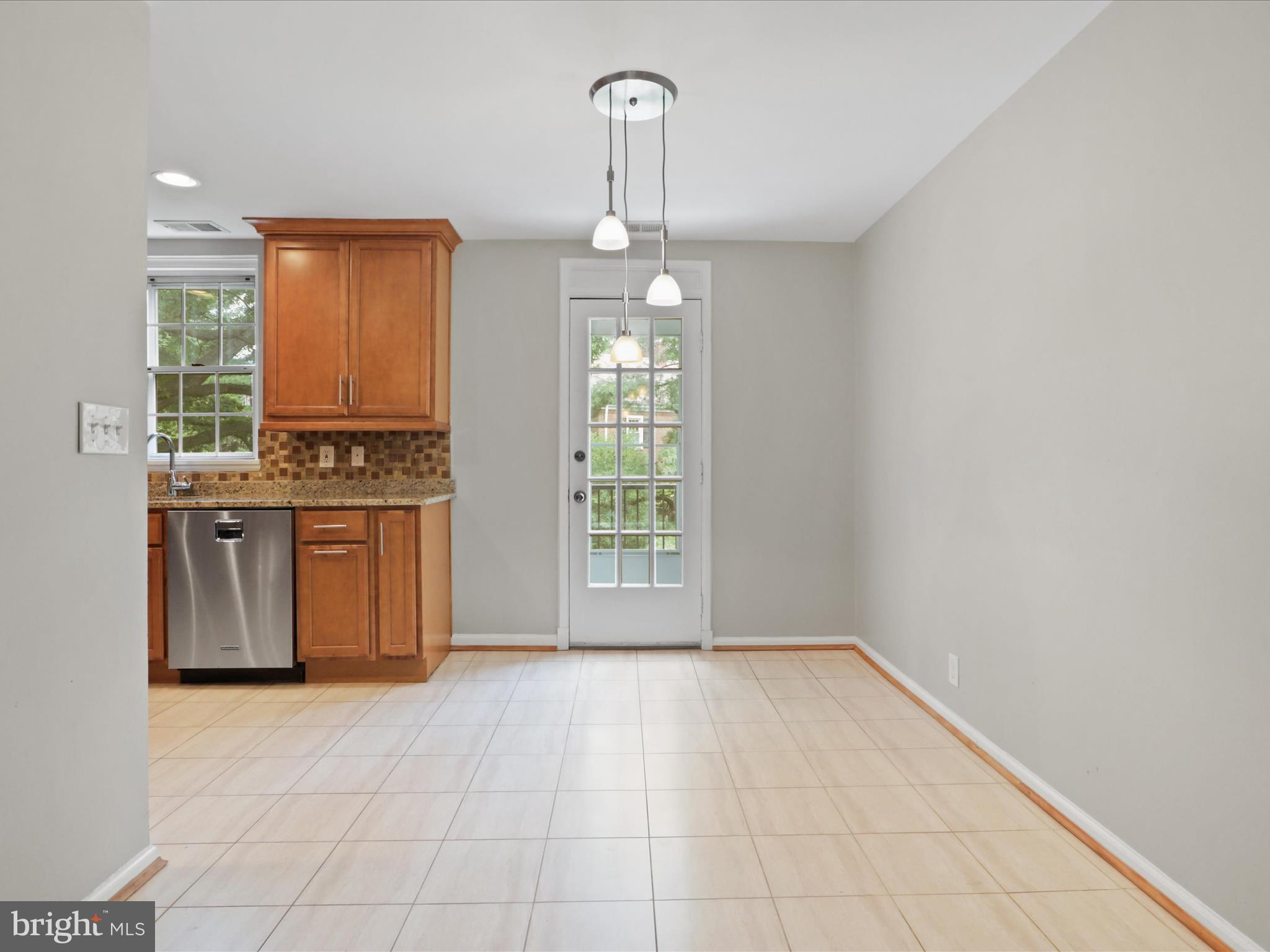 2941 S COLUMBUS STREET B2