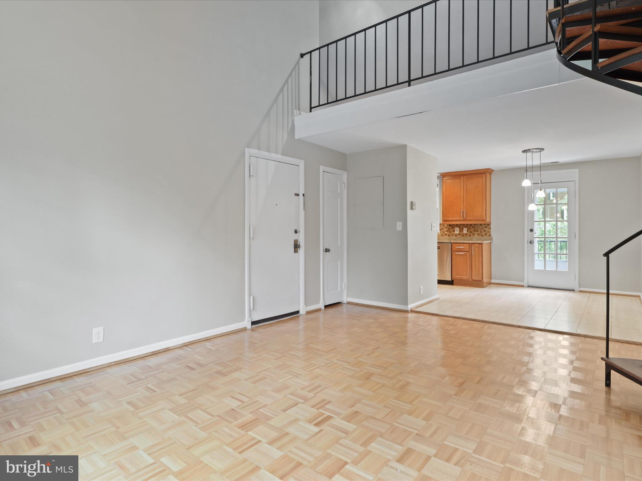 2941 S COLUMBUS STREET B2