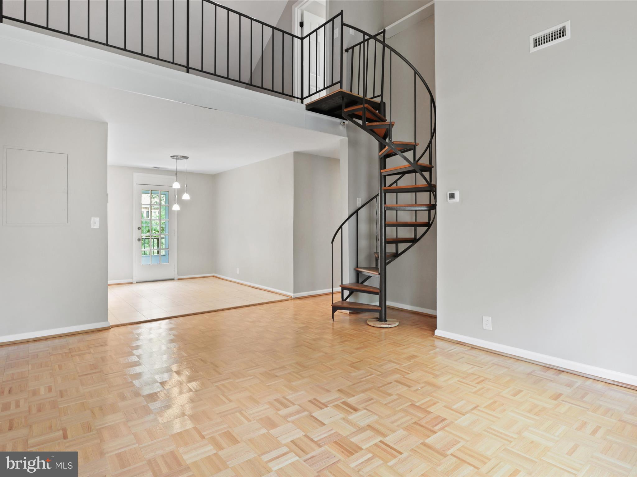 2941 S COLUMBUS STREET B2